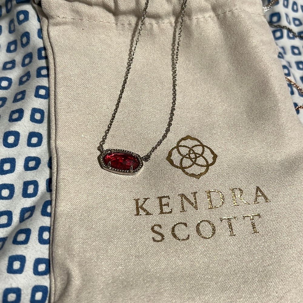 elise kendra scott red/pink with silver chain